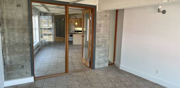 !!!!!!Railtown Studios!!!!!!!New Price!!!! - Photo 2