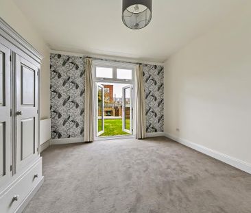 3 bedroom ground floor flat to rent - Photo 4