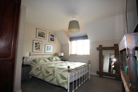 3 bedroom semi-detached house to rent - Photo 2