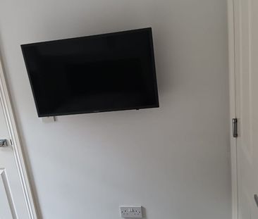 Room in a Shared House, Reading, RG30 - Photo 6