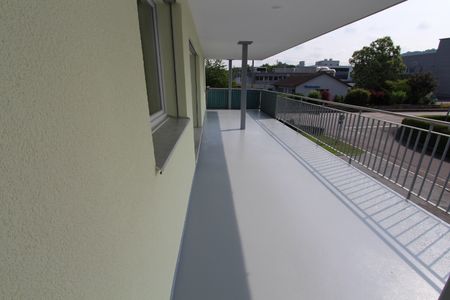 zu vermieten: 4.5 Zi-Wohnung mit eigener Waschküche und 39 m² Balkon in Gränichen - Photo 2