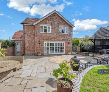 5 bedroom detached house to rent - Photo 2