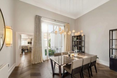 3 bedroom flat to rent - Photo 2