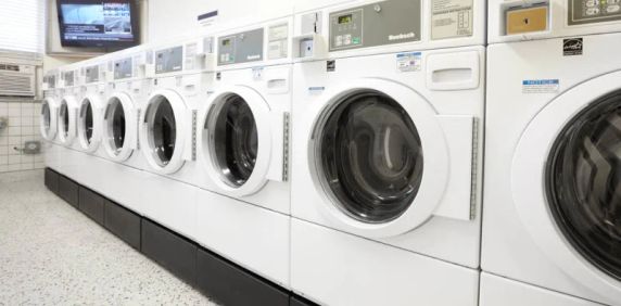 Royale Apartments - Photo 2