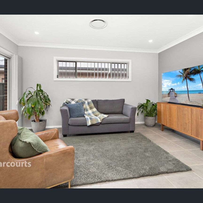 4 Bedrooms, 2 Bathrooms, Single Garage - Photo 1