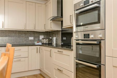 4 bedroom detached house to rent - Photo 5