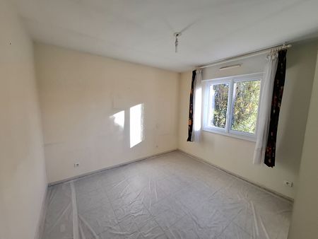 Location Appartement 4 pièces 113m² - Photo 2