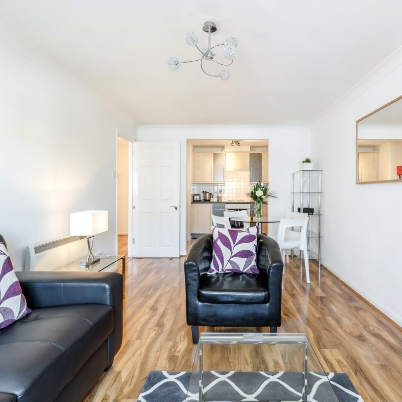 1 bedroom flat to rent - Photo 1