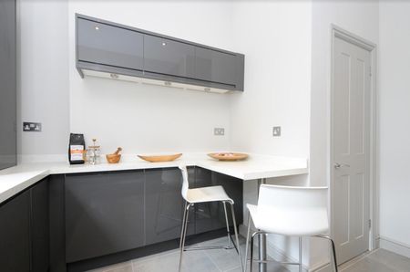 2 Bed Terraced House, Camberwell New Road, SE5 - Photo 5