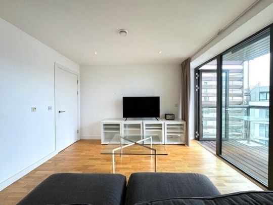 Asterid Heights, Liberty Bridge Road E20, Property for rent - Photo 1