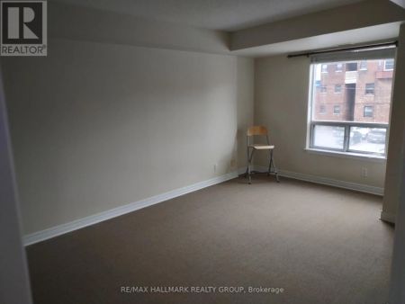 313 - 429 SOMERSET STREET W - Photo 4