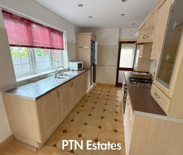 2 bedroom end of terrace house to rent - Photo 3