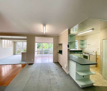 4 Bed house, (Including free regular Lawn Mowing). - Photo 6