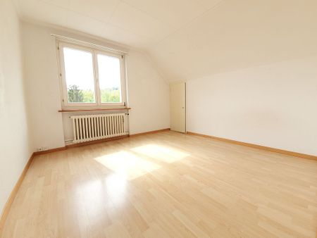 Tolle und grosszügige Dachwohnung an ruhiger Lage - Photo 4