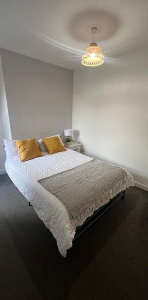 1 bedroom in a house share to rent - Photo 1