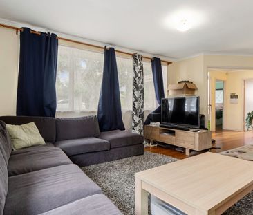 *** Quiet Street - 3 Bdrm ~ 1 Bath with Garage Behind Gates - Prime... - Photo 5