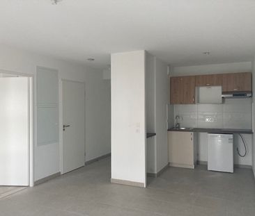 Location Appartement 2 pièces 43m² - Photo 5