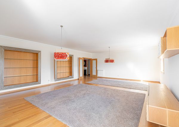 4 BEDROOM FLAT IN QUINTA DA BELOURA II - SINTRA