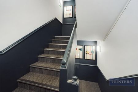 1 bedroom Flat To Let - Photo 3