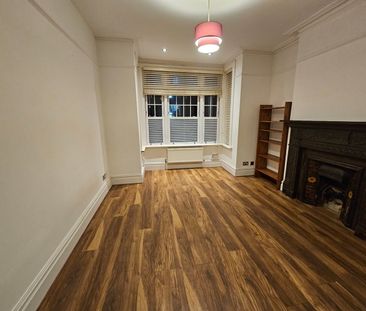 2 Bed Flat, Lithos Road, NW3 - Photo 2