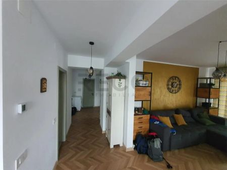 RECO apartament 3 camere cu loc de parcare privat de inchiriat, Decebal, Oradea - Photo 4
