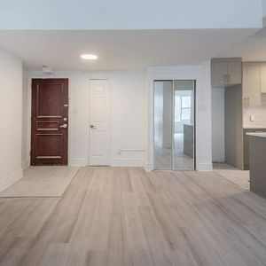 1 CH - 1 SDB - Westmount - $1,600 /mo - Photo 3