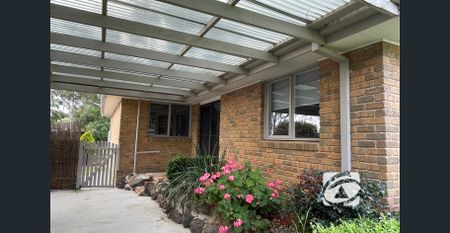 FAMILY LIVING IN LANGWARRIN PARK ESTATE - Photo 5