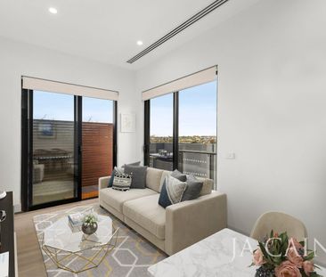 Amazing Apartment with City Views - Photo 1