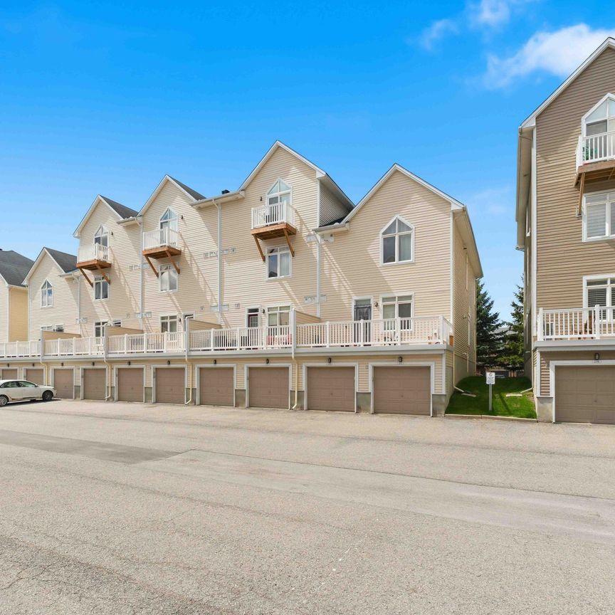 For Lease - 137 Eye Bright Crescent, Blossom Park - Airport and Area, Ontario - Photo 1