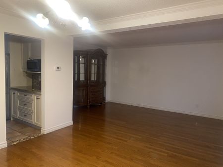 For Lease - 153 Stephen Street, Richmond Hill, Ontario - Photo 2