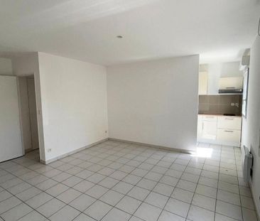 Location Appartement 2 pièces 47m² MARSEILLE 4ème - Photo 2