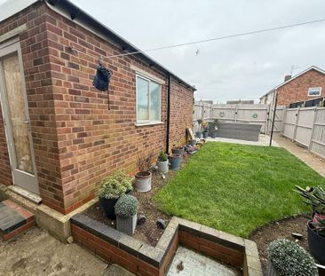3 bedroom semi-detached house to rent - Photo 3