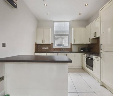3 bedroom flat to rent - Photo 5