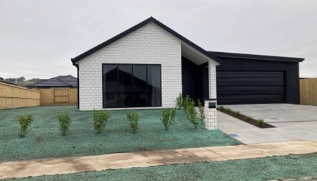 Family Home in Rototuna North - Photo 5