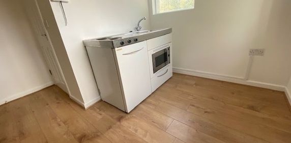 Buckingham Road, Milton Keynes, Bletchley - Photo 2