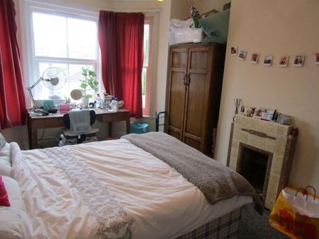 6 bedroom semi-detached house to rent - Photo 3