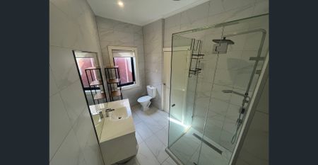 Expansive Top-Floor Modern Living - Photo 5