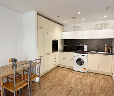 1 bedroom flat to rent - Photo 6