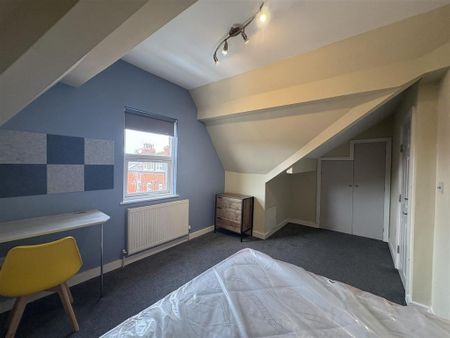 1 bedroom in a house share to rent - Photo 2