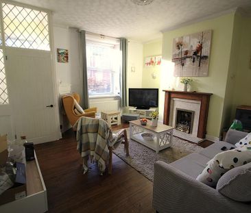 2 bedroom terraced house to rent - Photo 4
