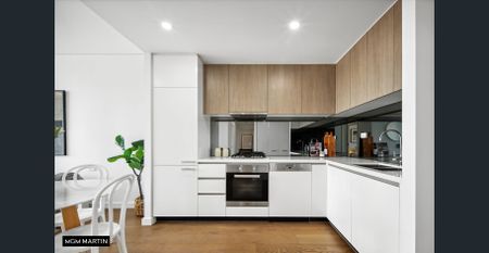 MGM MARTIN – TWO BEDROOM APARTMENT (USE W1 GATE, UNIT ON LEVEL 5) - Photo 5