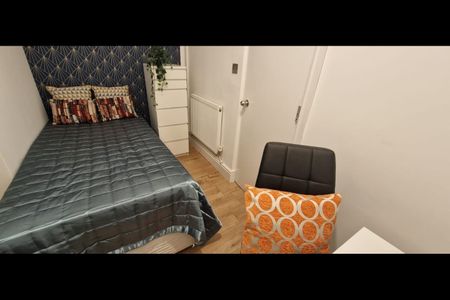 Room in a Shared House, Hollis Road, CV3 - Photo 4