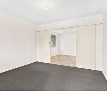 Modern 3-Bedroom Townhouse Close to University and CBD - Photo 3