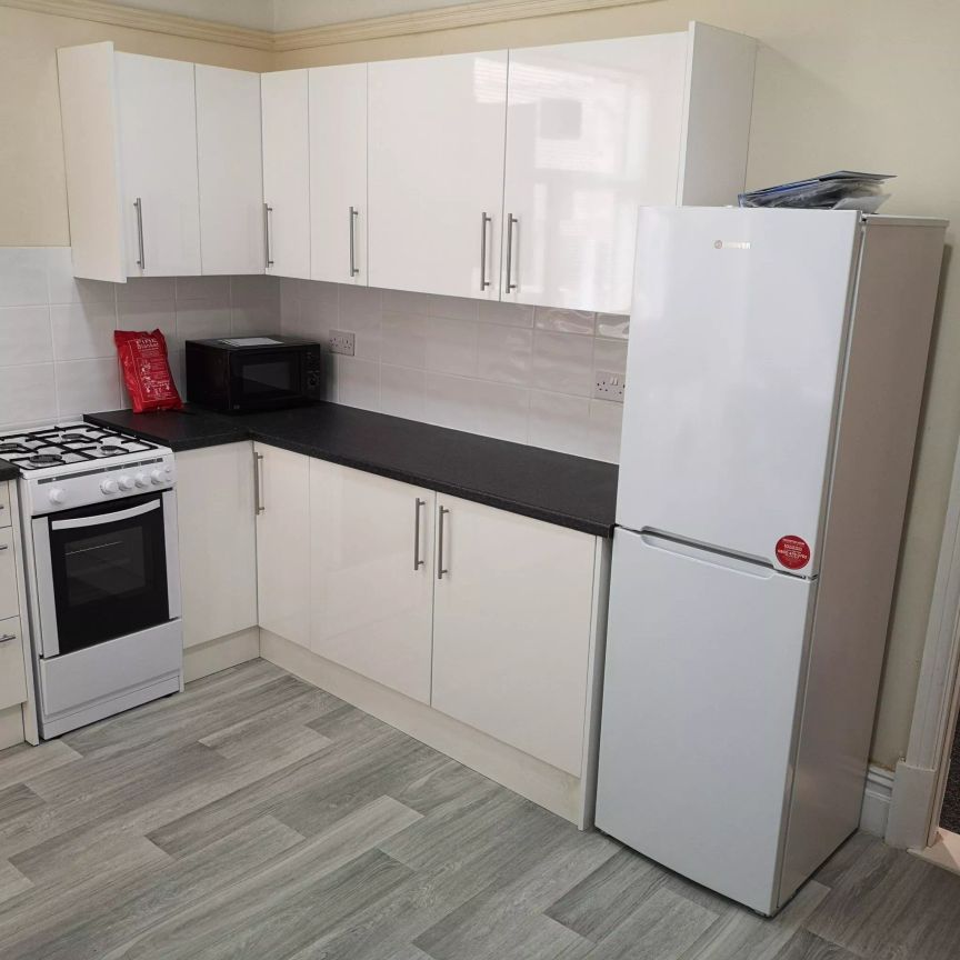 East Park Road (2 bed) - Photo 1