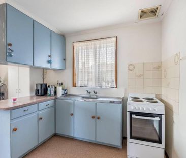 Low maintenance three bedroom home - Photo 5