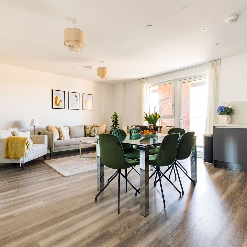 3 Bed Flat, Green Street, E13 - Photo 1