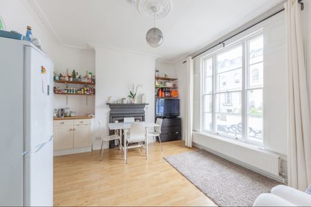4 Bed Flat, Baptist Gardens, NW5 - Photo 3