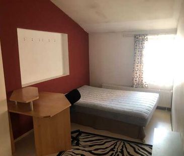 Apartament 6 camere, decomandat, 140 mp, zona strazii Bucuresti - Photo 2
