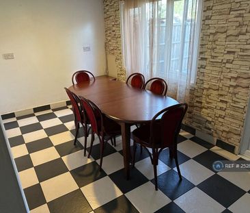 4 bedroom terraced house to rent - Photo 1