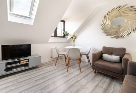 2 Bed Flat, Rhema Court, RG1 - Photo 3